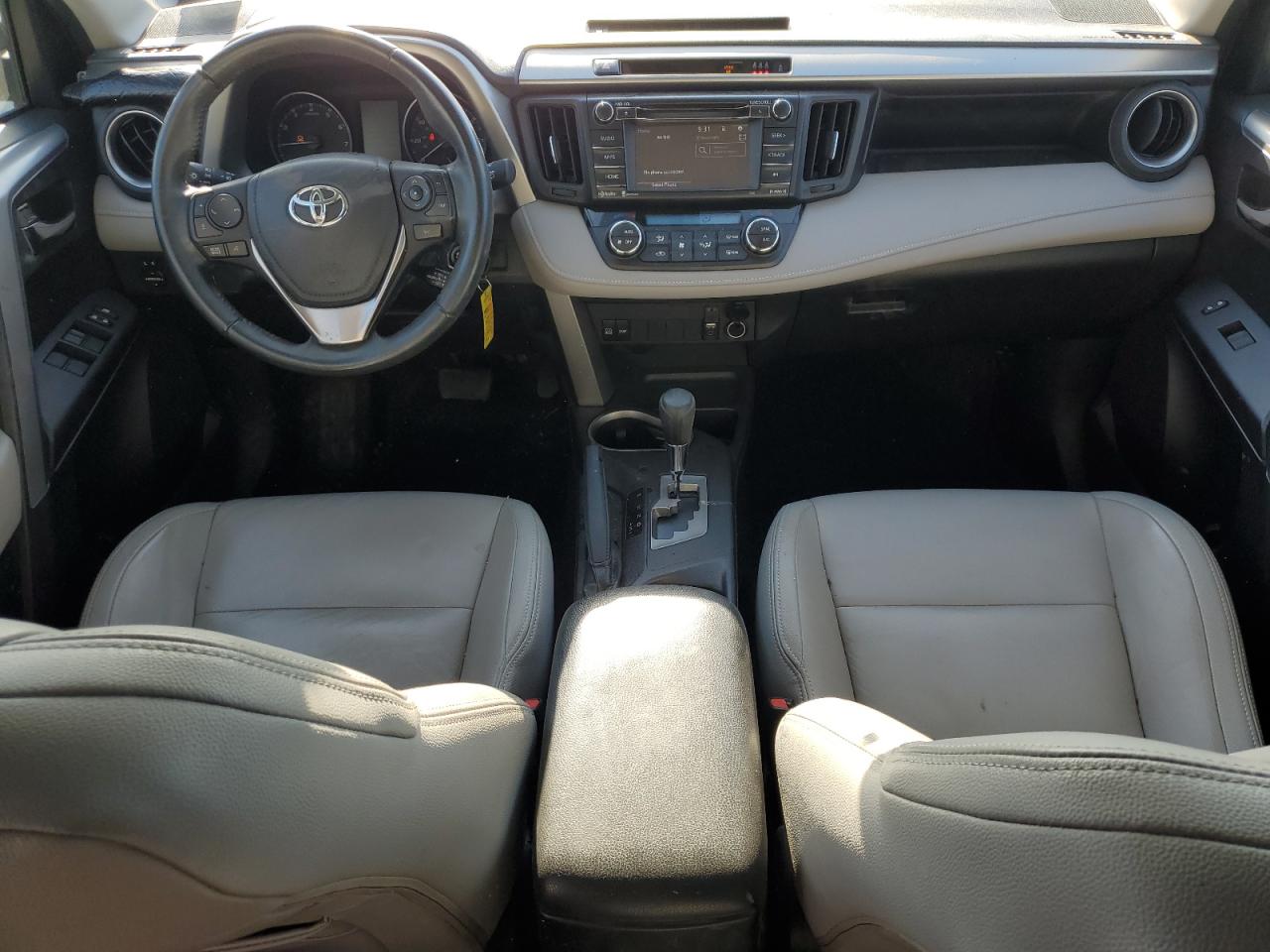 2017 Toyota RAV 4 - Image 8