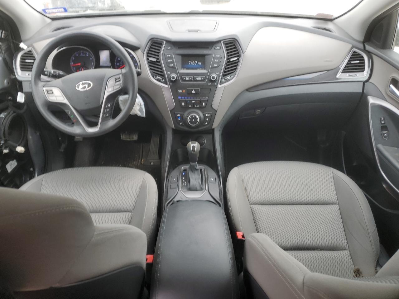 2016 Hyundai Santa Fe - Image 8