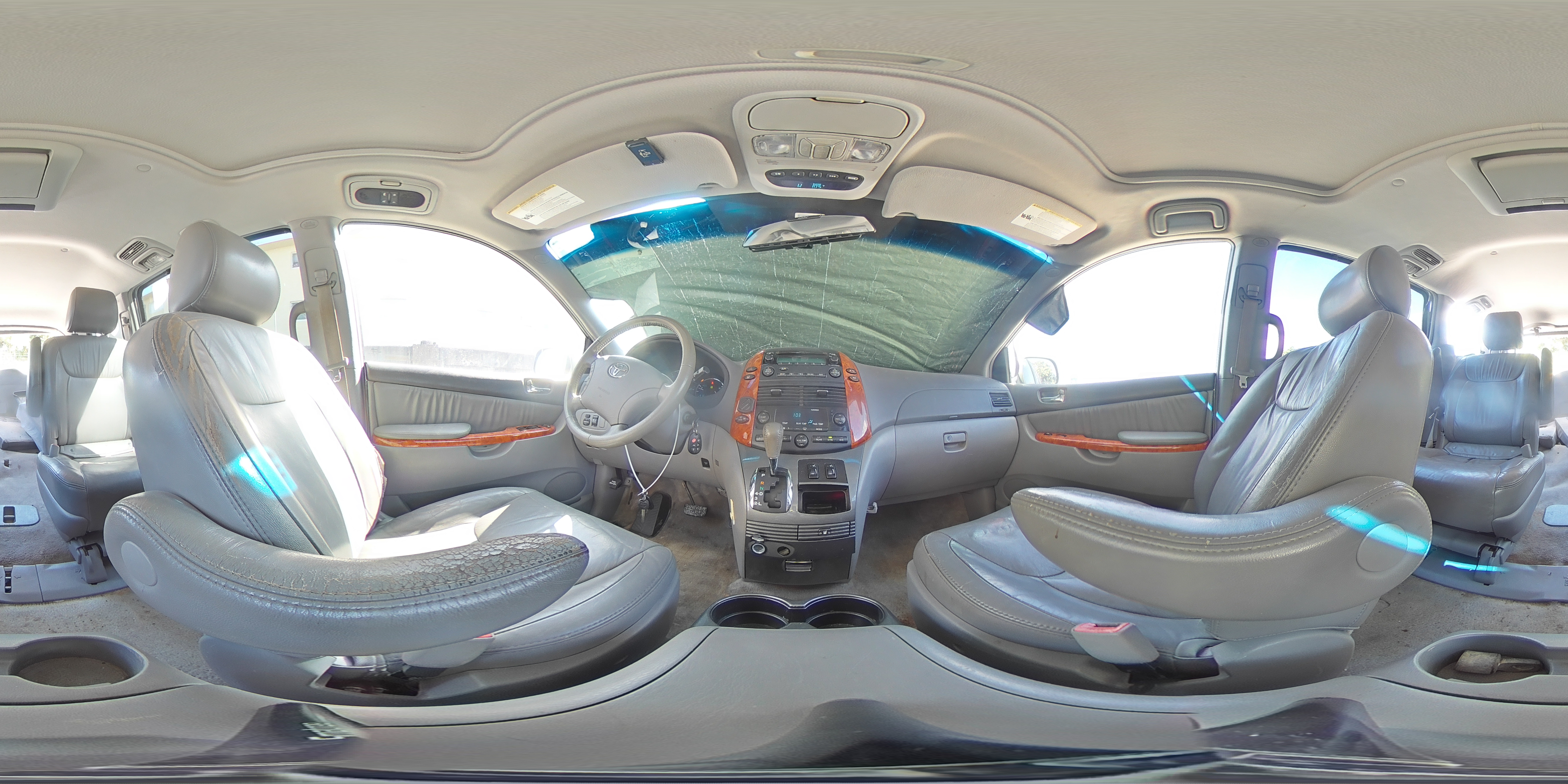 2010 Toyota Sienna - Image 14