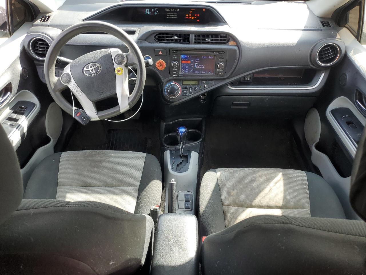 2014 Toyota Prius - Image 8