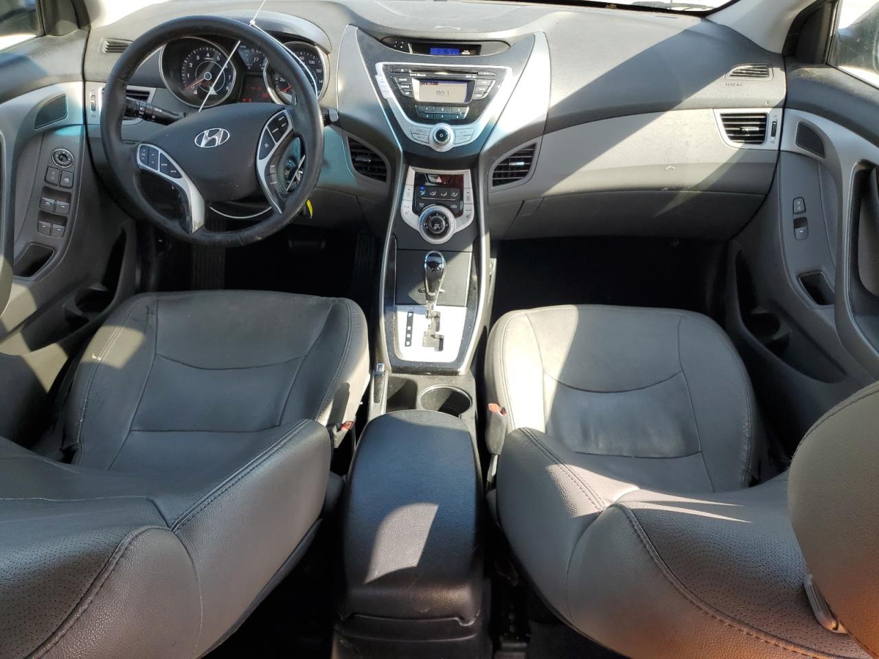 2011 Hyundai Elantra - Image 8