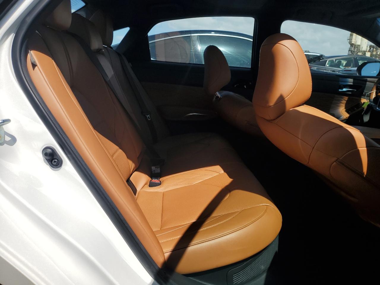 2021 Toyota Avalon - Image 10