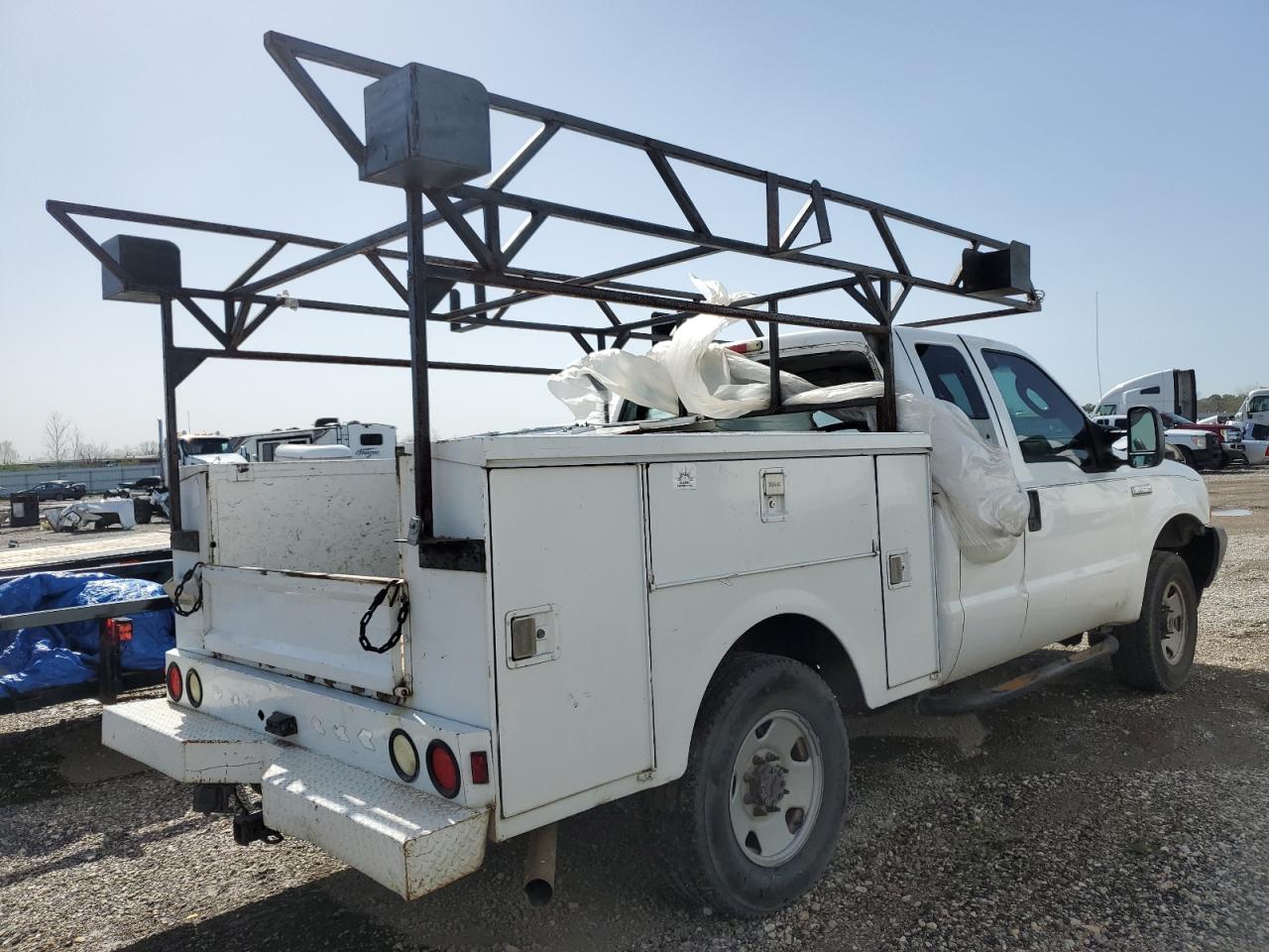 2005 Ford F250 - Image 3