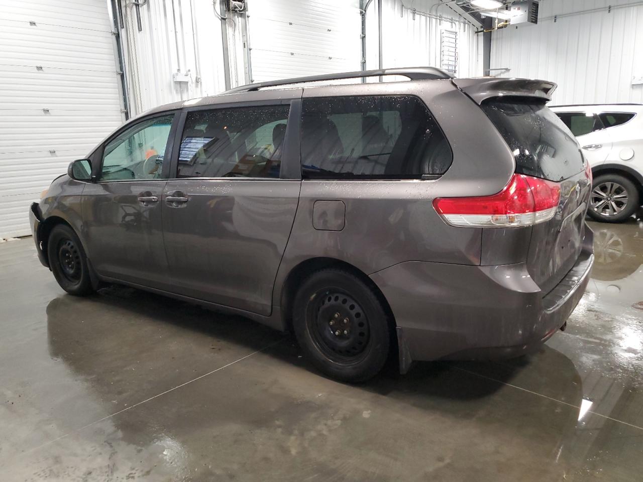 2012 Toyota Sienna - Image 2