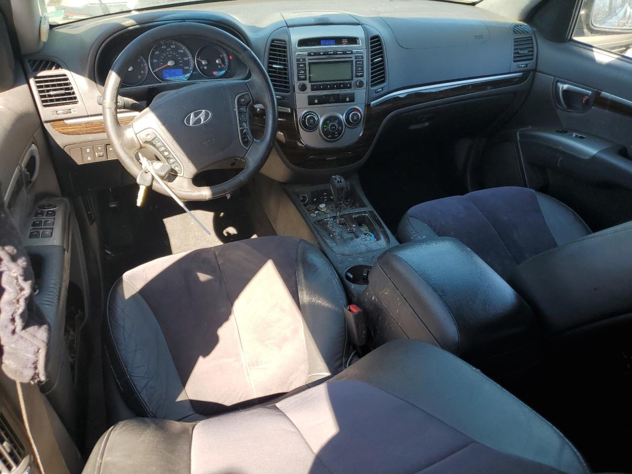 2011 Hyundai Santa Fe - Image 8
