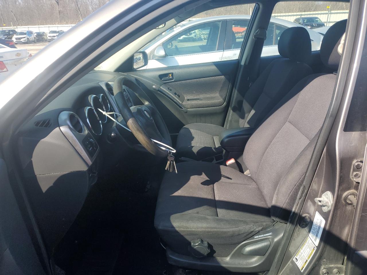 2004 Pontiac Vibe - Image 7