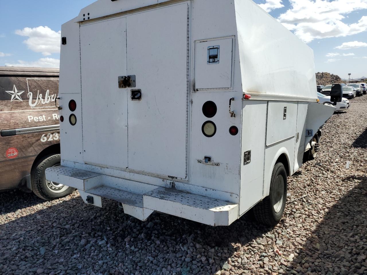 2003 Chevrolet Express - Image 3