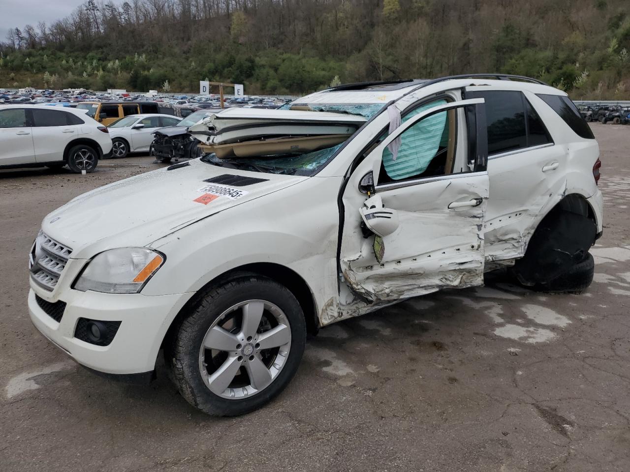 2011 Mercedes-Benz Ml 350 4Matic للبيع في Hurricane، WV - Rollover
