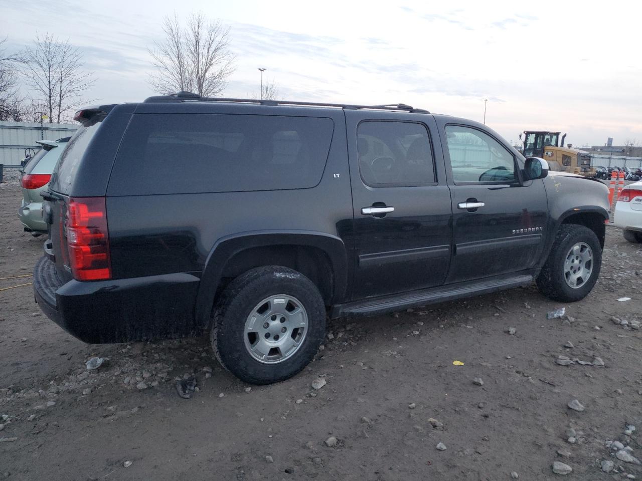 2012 Chevrolet Suburban - Image 3