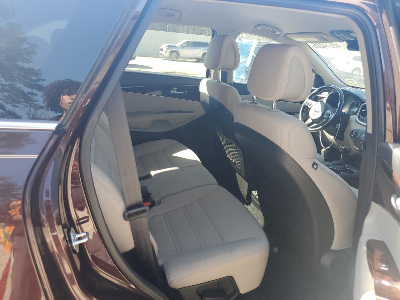 2016 Kia Sorento - Image 11