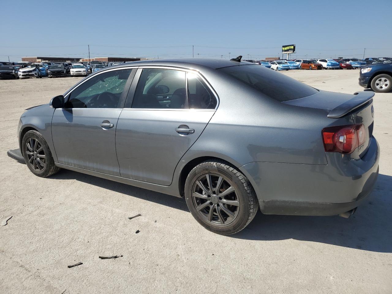 2009 Volkswagen Jetta - Image 2