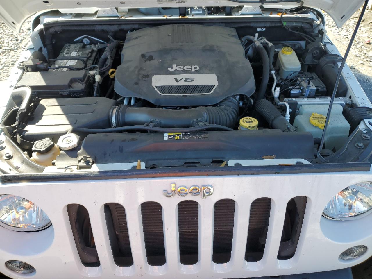 2017 Jeep Wrangler - Image 12