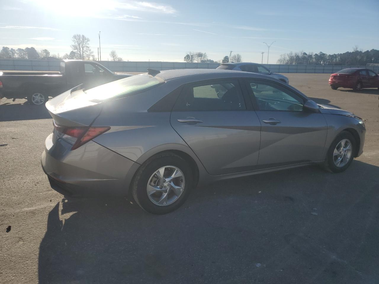 2023 Hyundai Elantra - Image 3