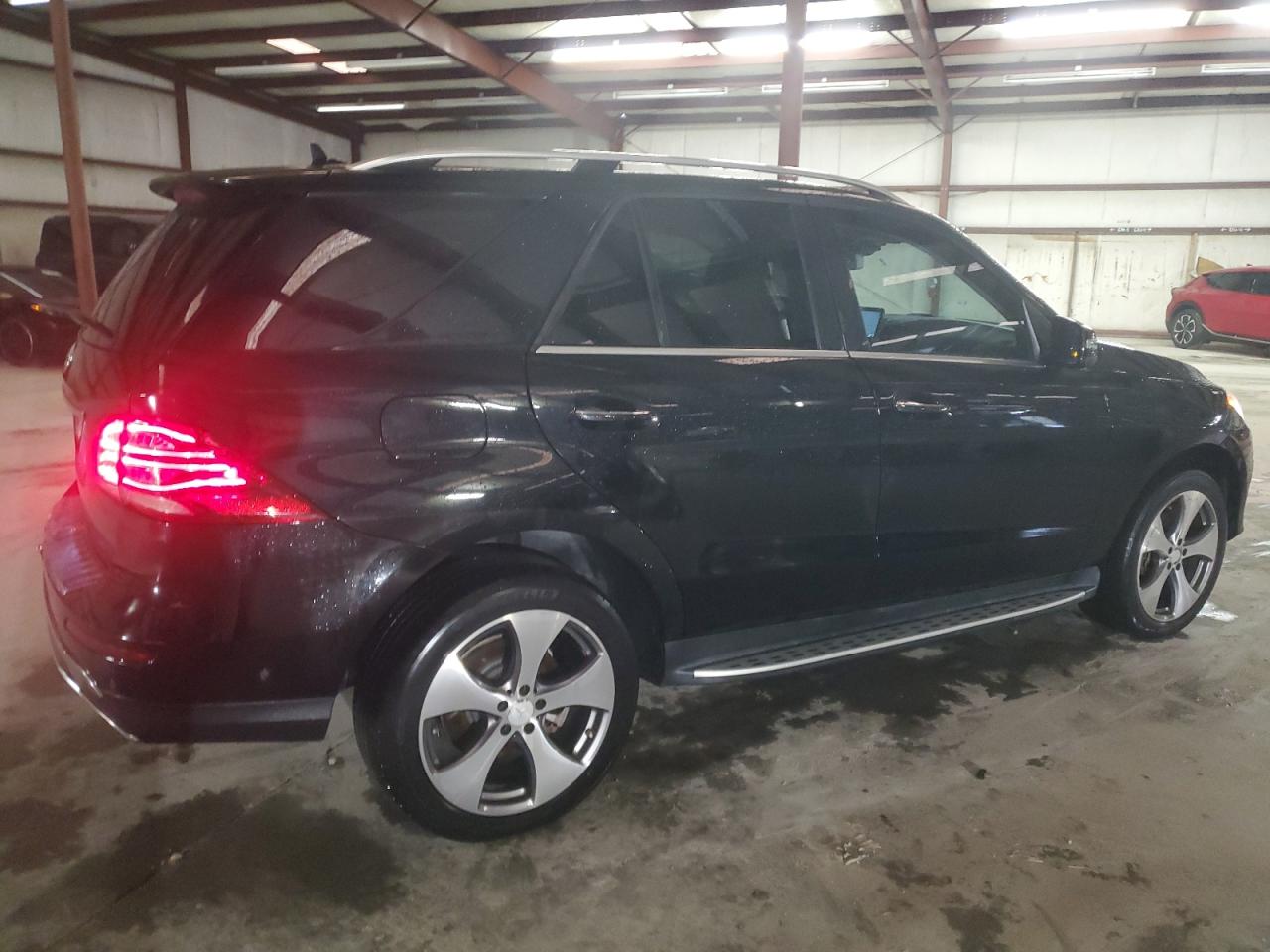 2016 Mercedes-Benz GLE - Image 3