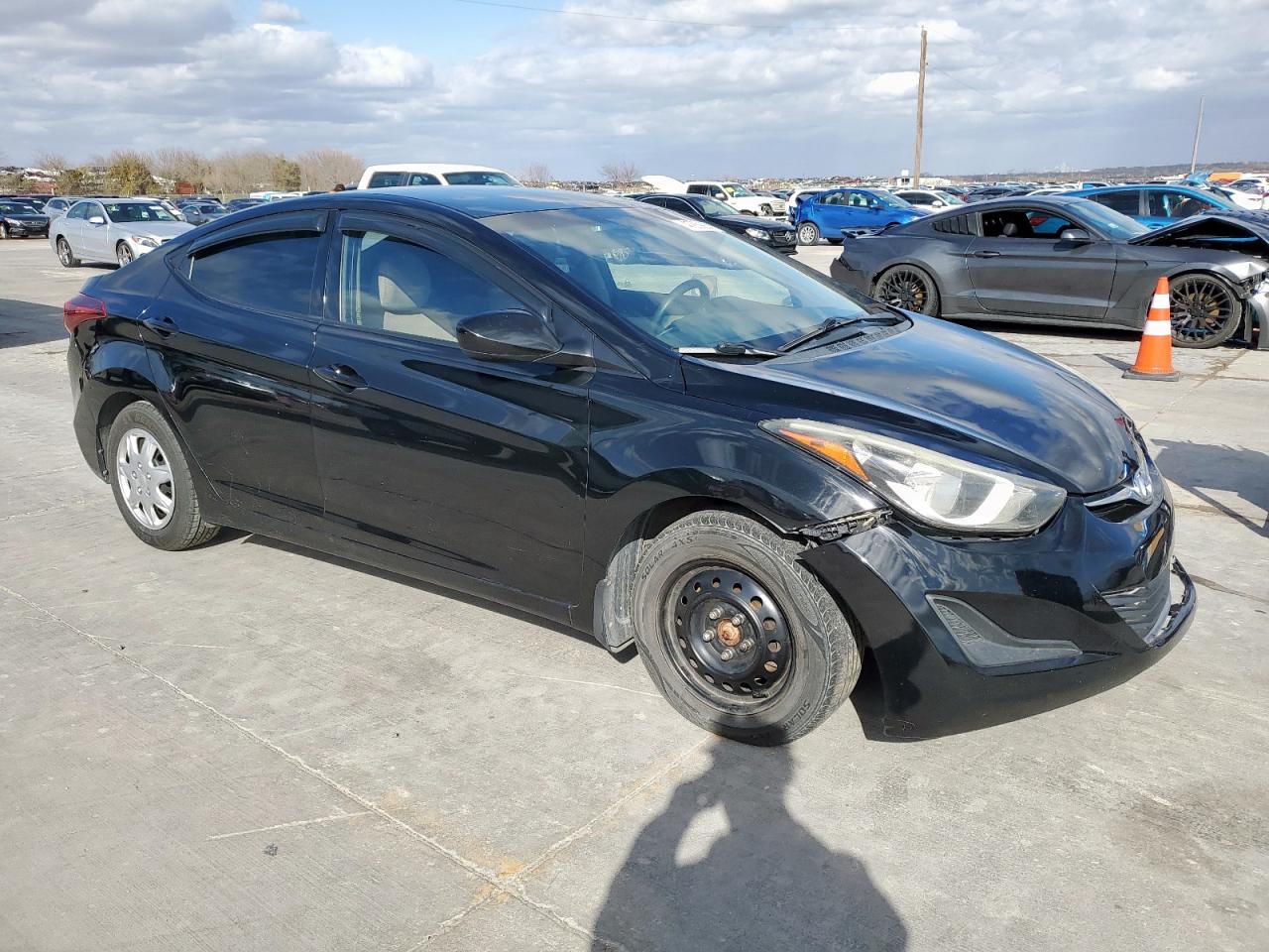 2016 Hyundai Elantra - Image 4
