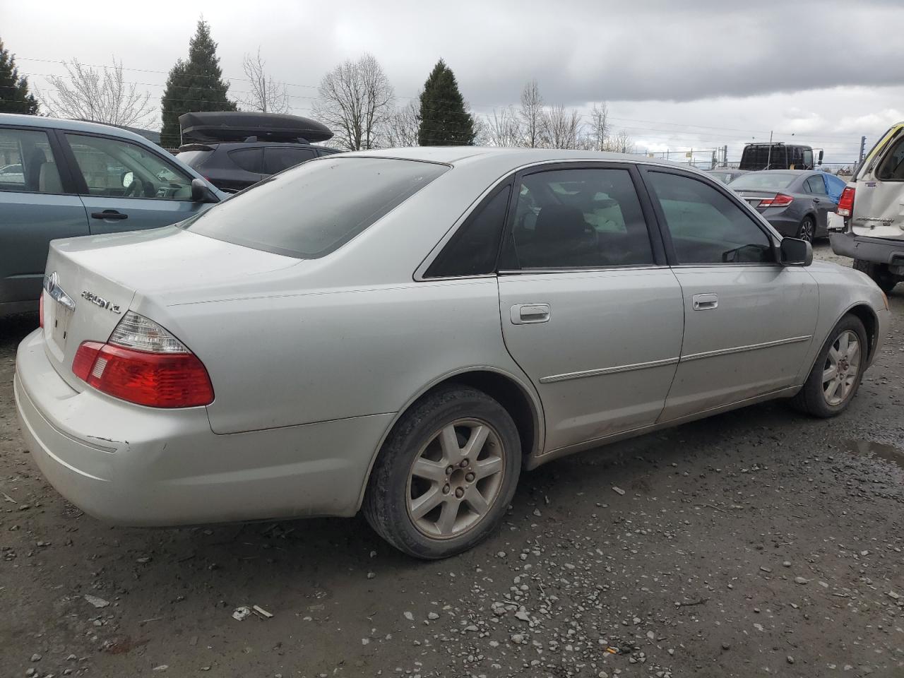 2003 Toyota Avalon - Image 3
