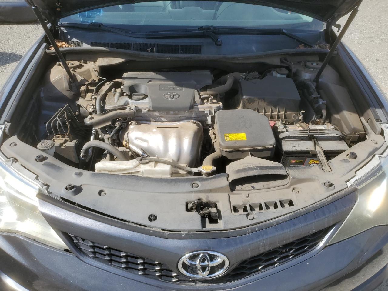 2014 Toyota Camry - Image 11