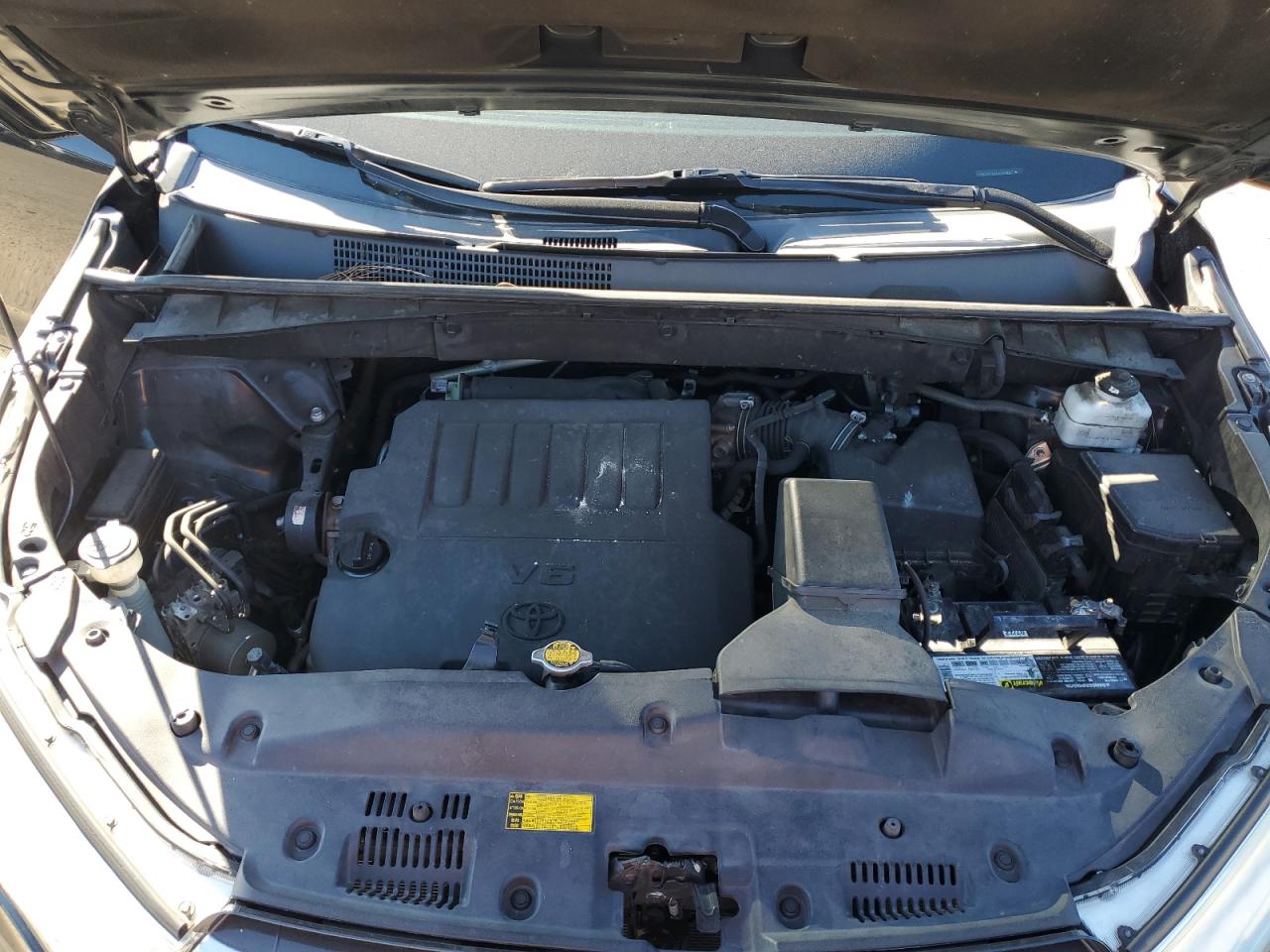 2014 Toyota Highlander - Image 11