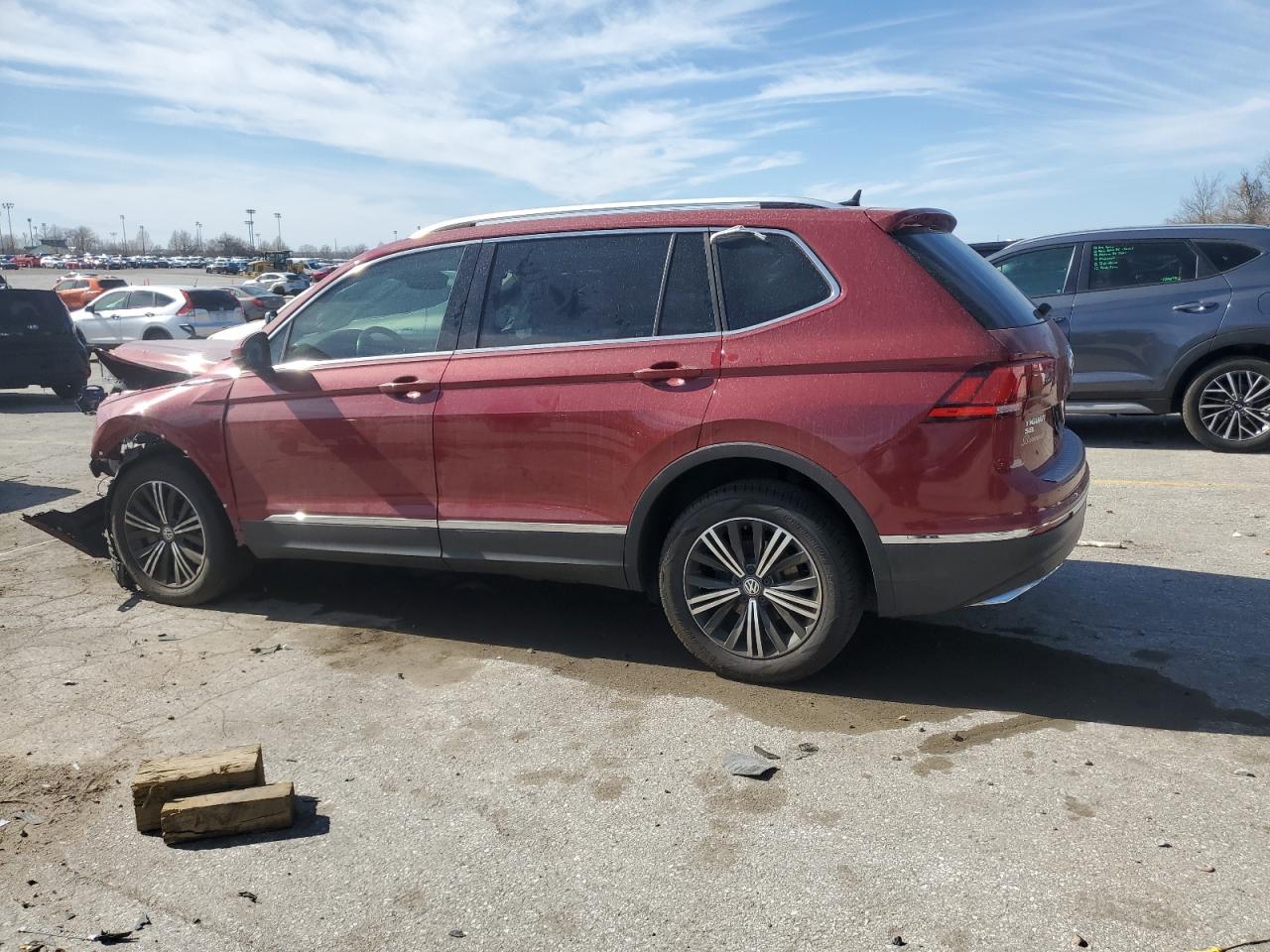 2019 Volkswagen Tiguan - Image 2