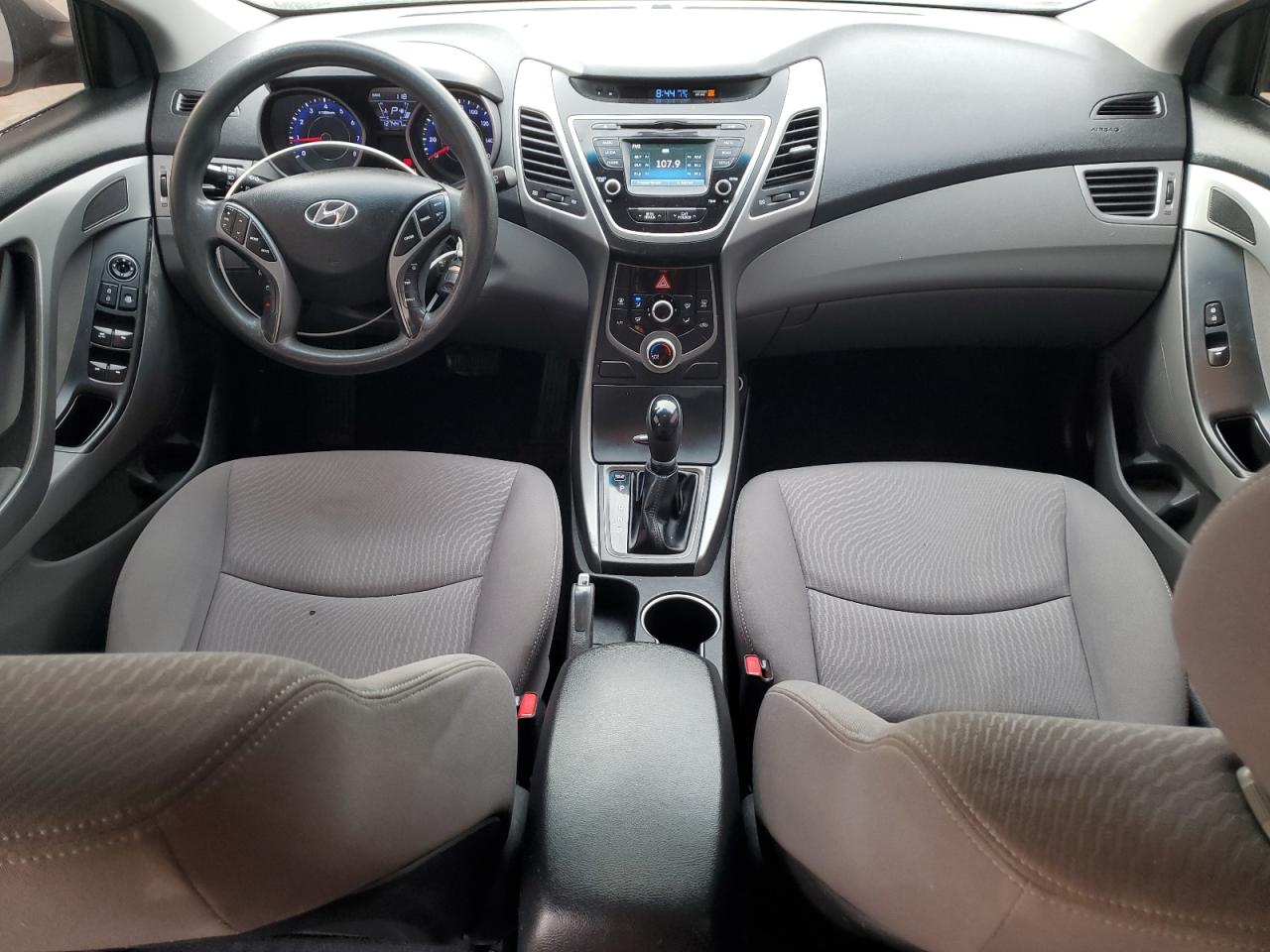 2015 Hyundai Elantra - Image 8