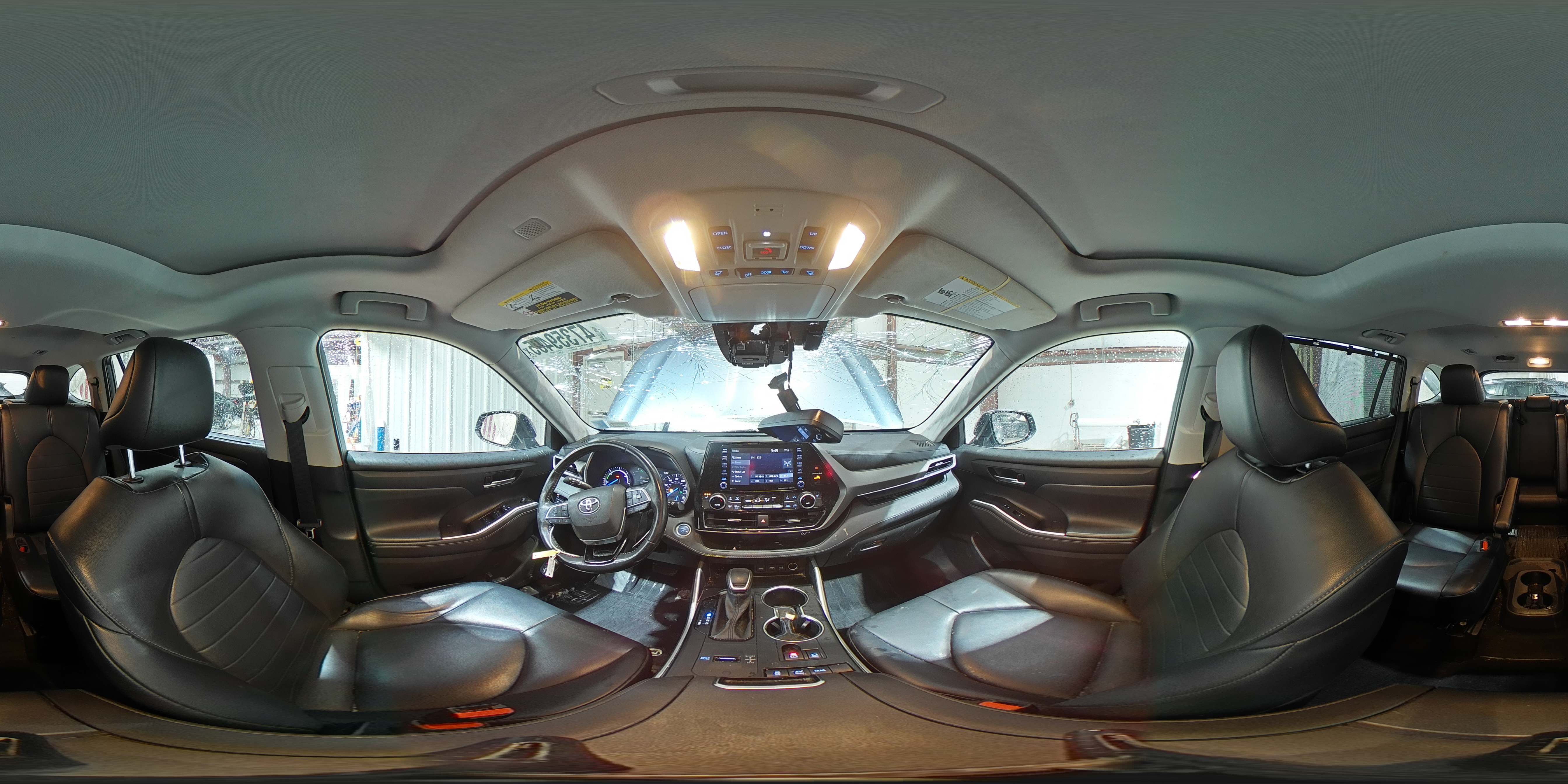 2021 Toyota Highlander - Image 14