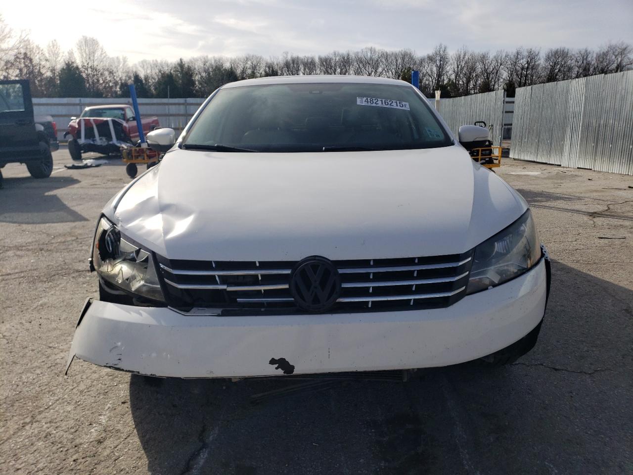 2014 Volkswagen Passat - Image 5