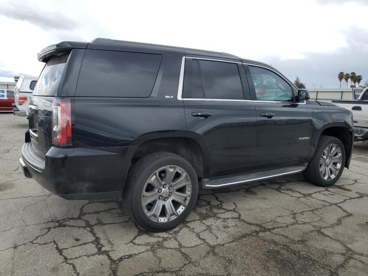 2017 GMC Yukon - Image 3