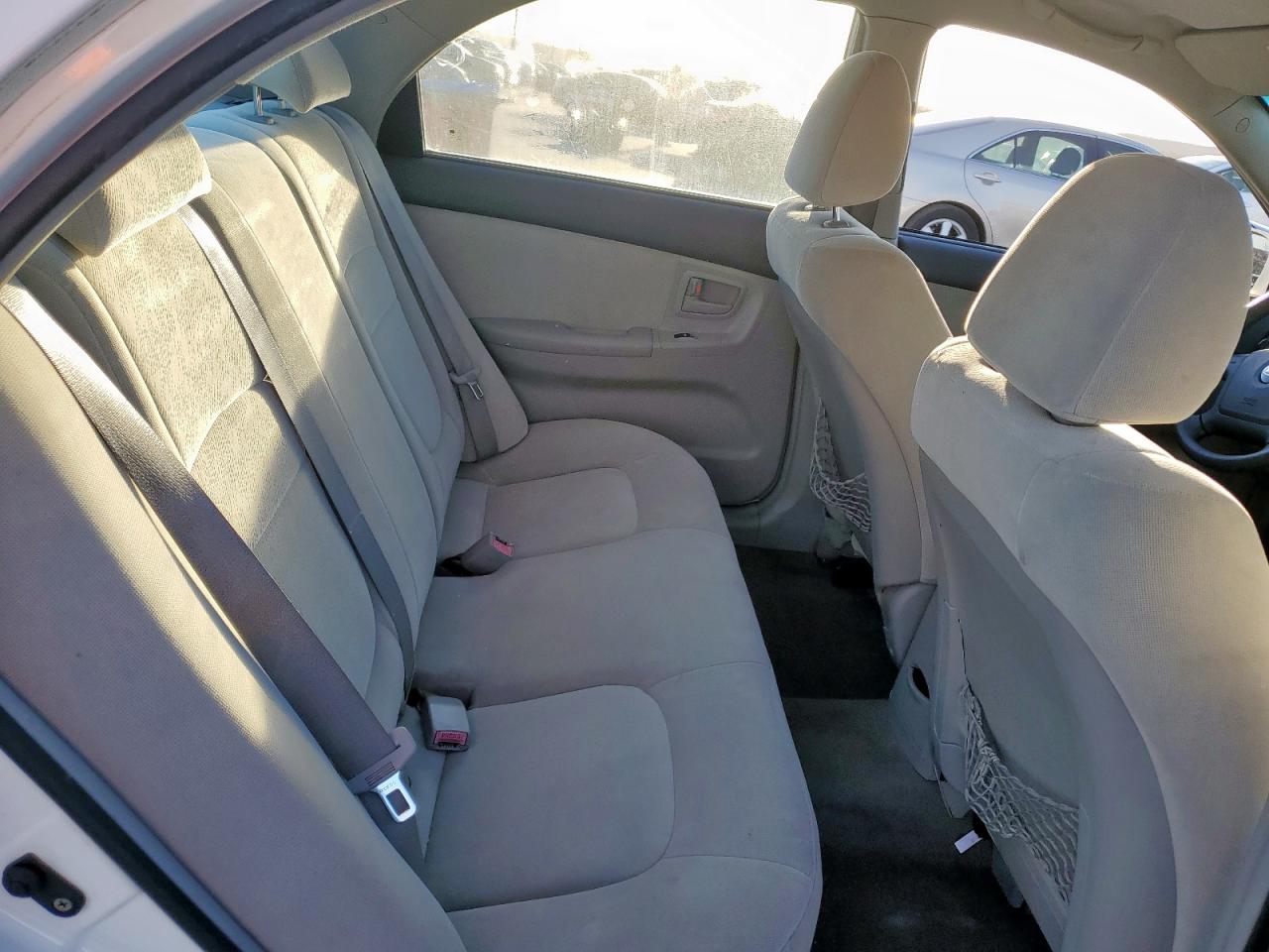 2006 Kia Spectra - Image 11