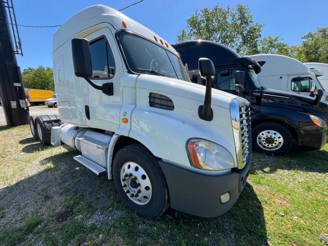 2016 Freightliner Cascadia 113  for Sale in Chicago Heights, IL - Normal Wear