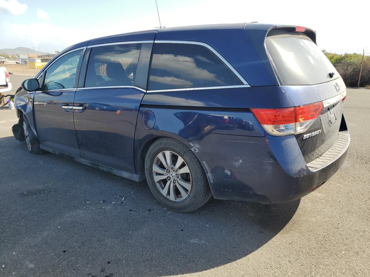 2014 Honda Odyssey - Image 2