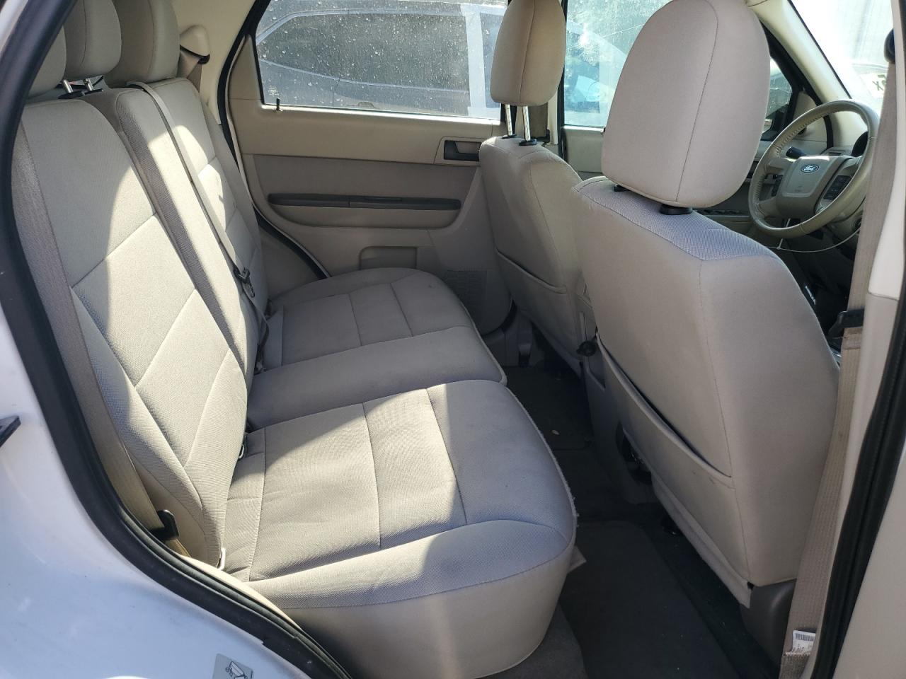 2011 Ford Escape - Image 11