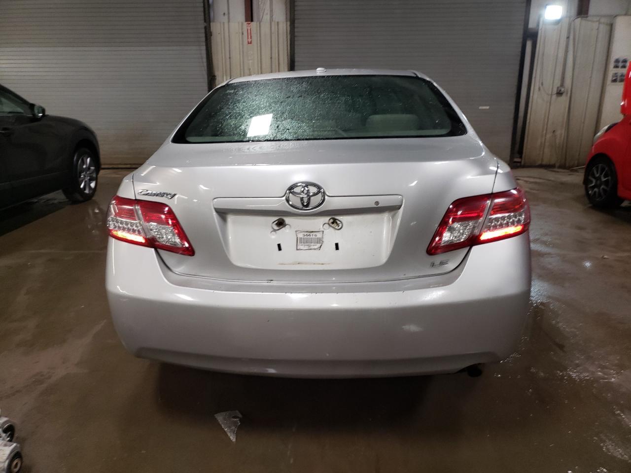 2011 Toyota Camry - Image 6