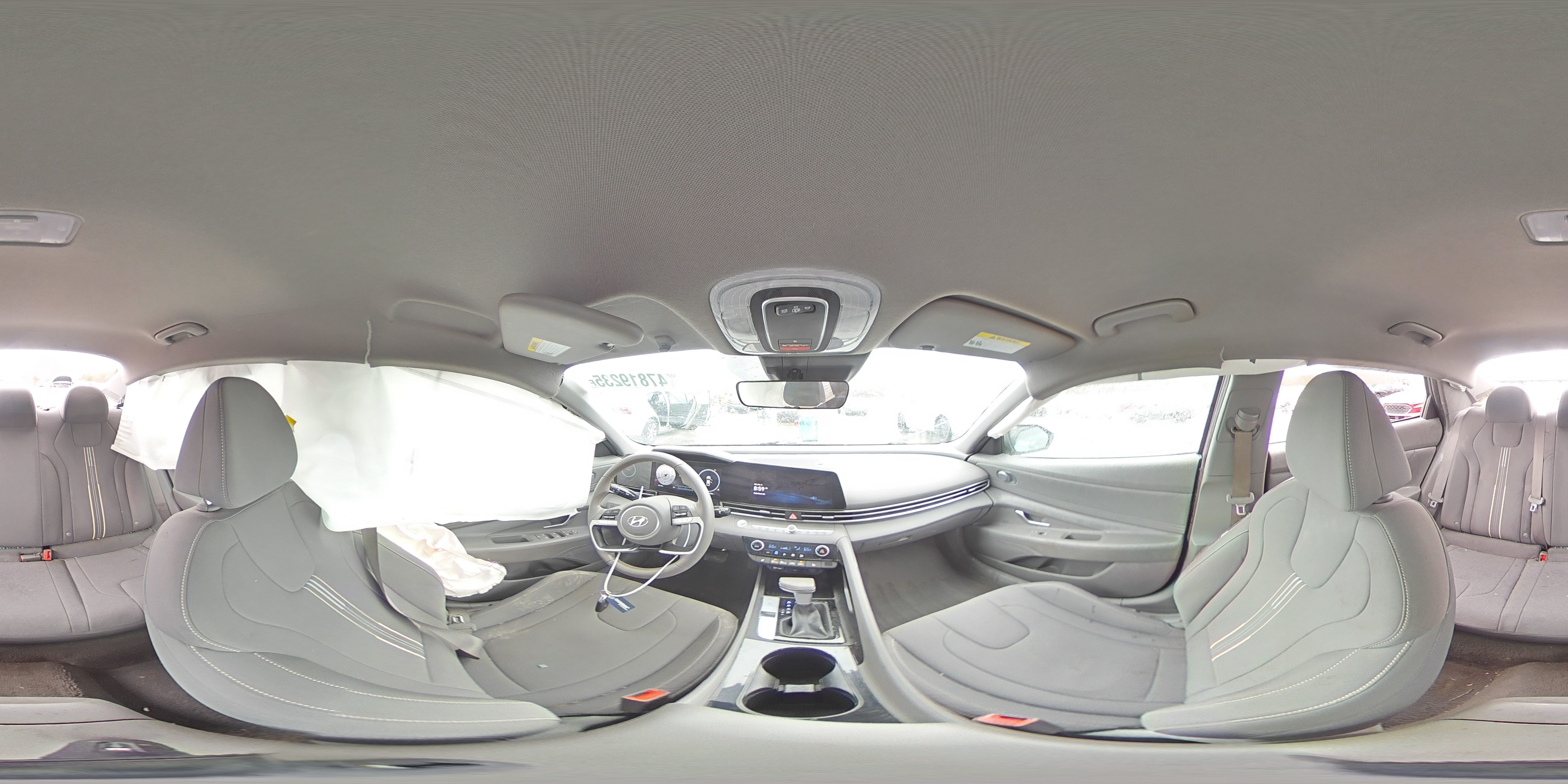 2023 Hyundai Elantra - Image 12
