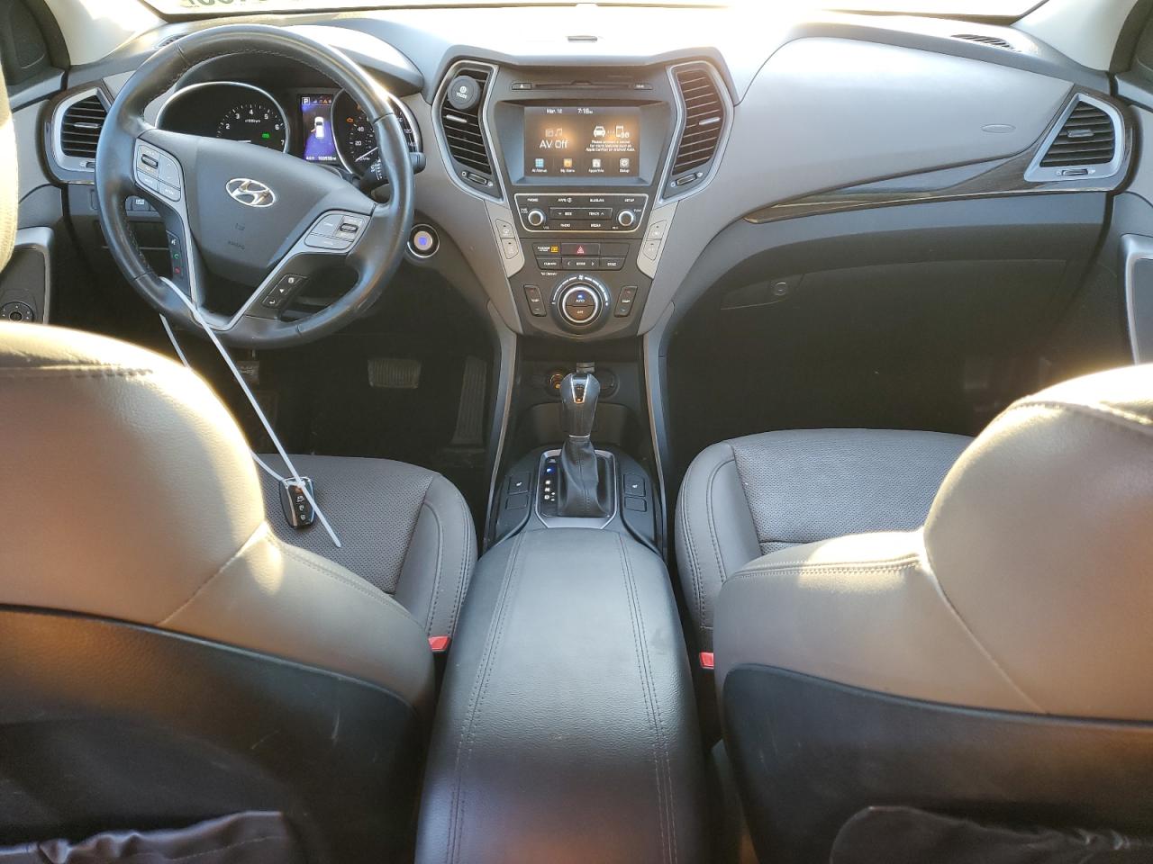 2017 Hyundai Santa Fe - Image 8