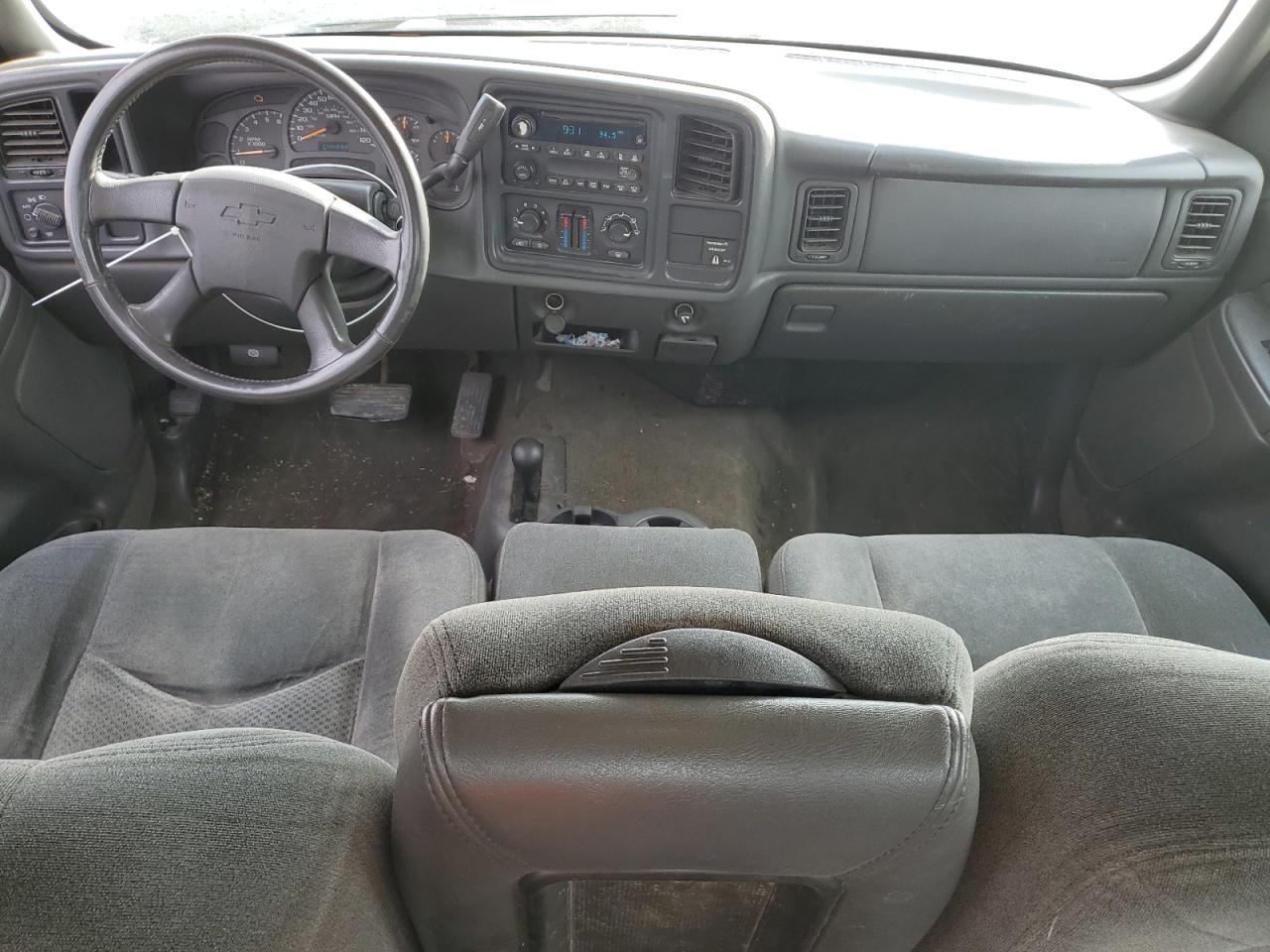 2004 Chevrolet Silverado - Image 8