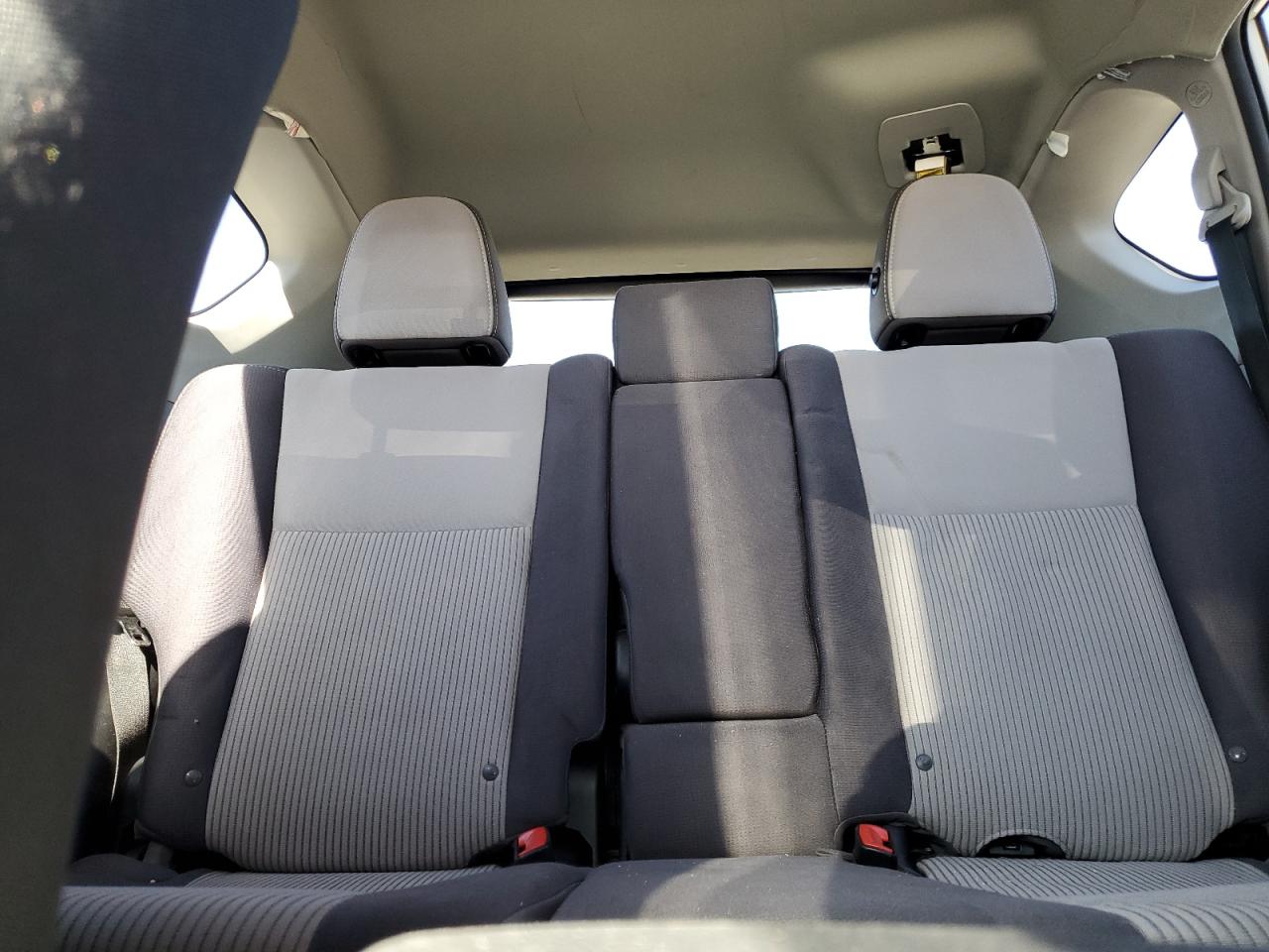 2015 Toyota RAV 4 - Image 10