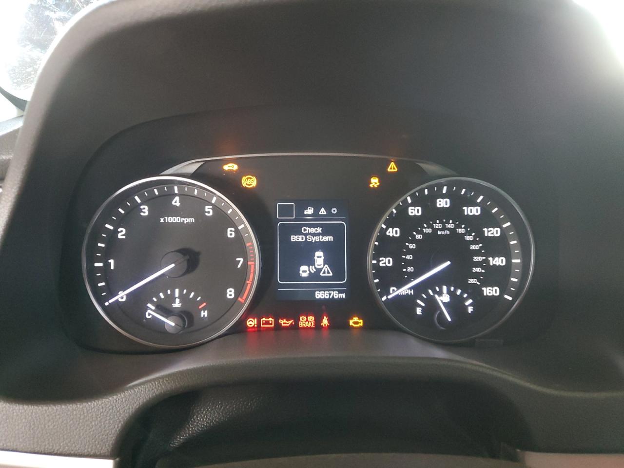 2018 Hyundai Elantra - Image 9