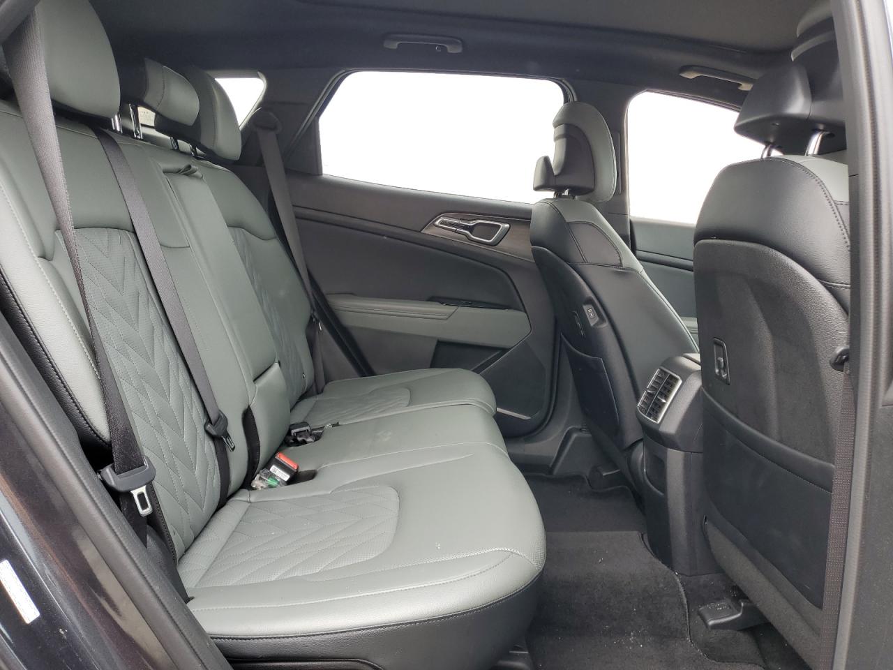 2023 Kia Sportage - Image 11