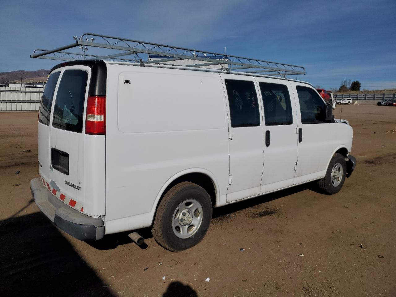 2005 Chevrolet Express - Image 3