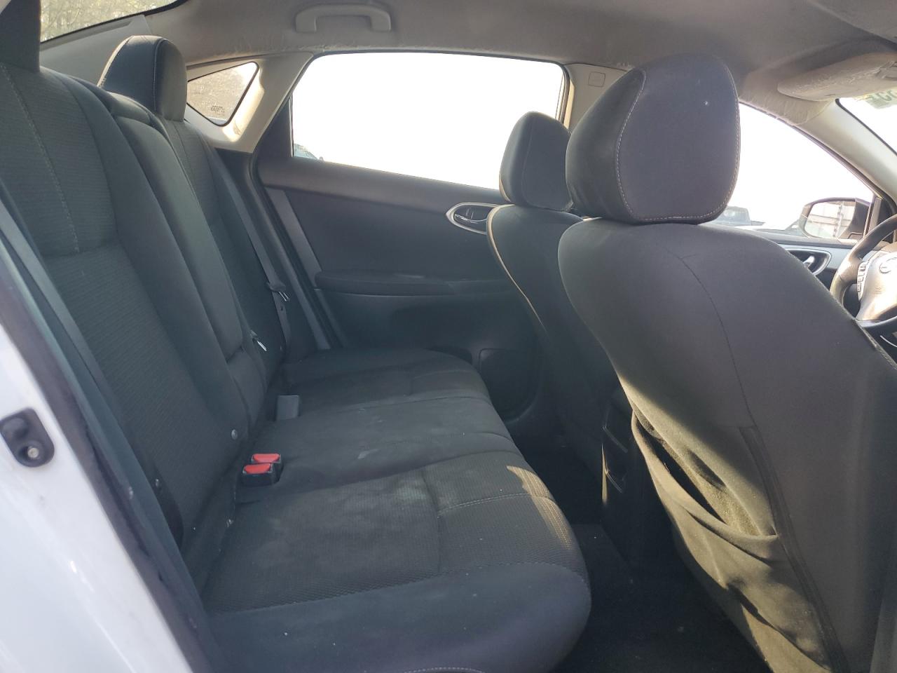 2015 Nissan Sentra - Image 10