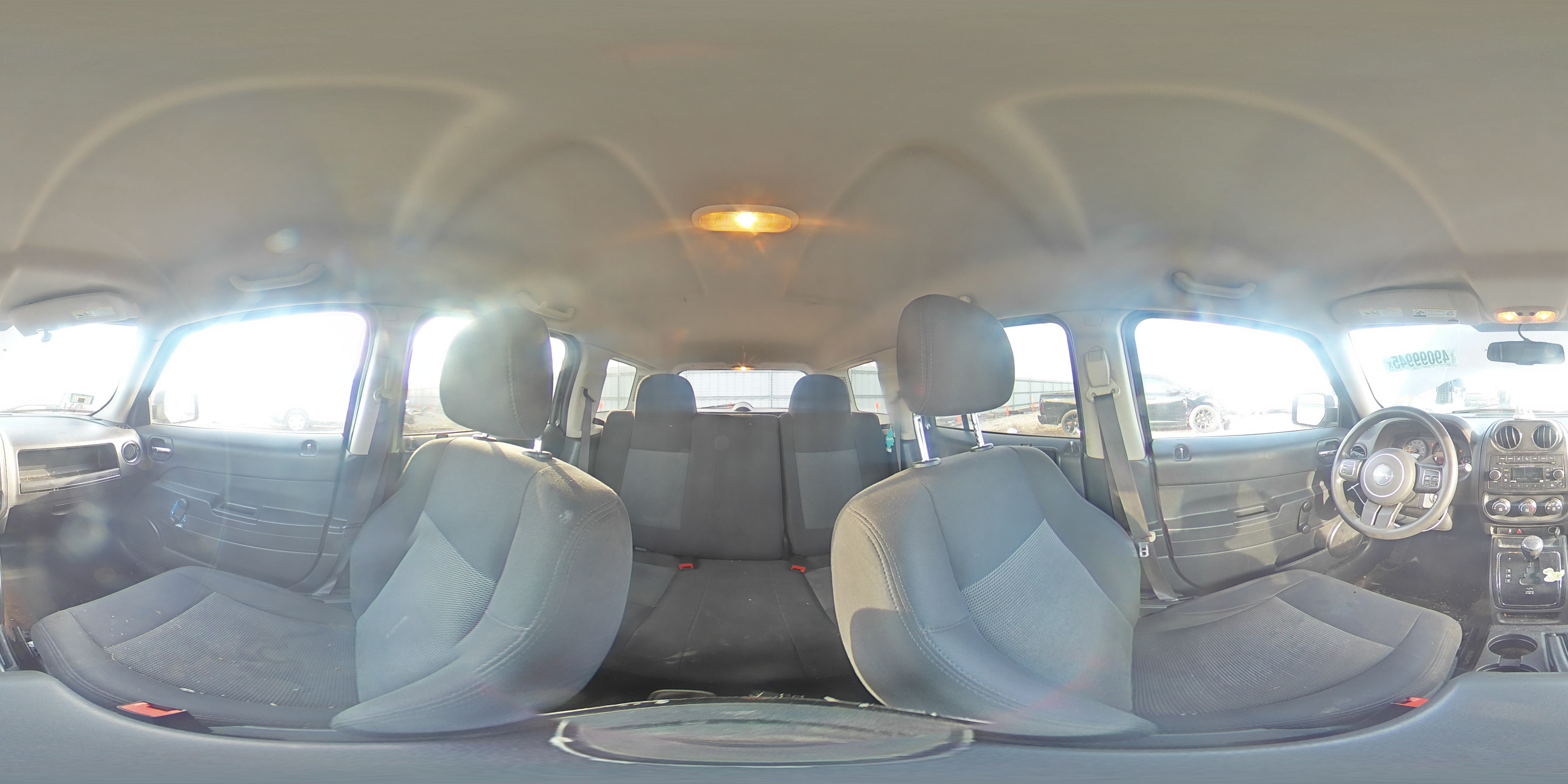 2016 Jeep Liberty (Patriot) - Image 13