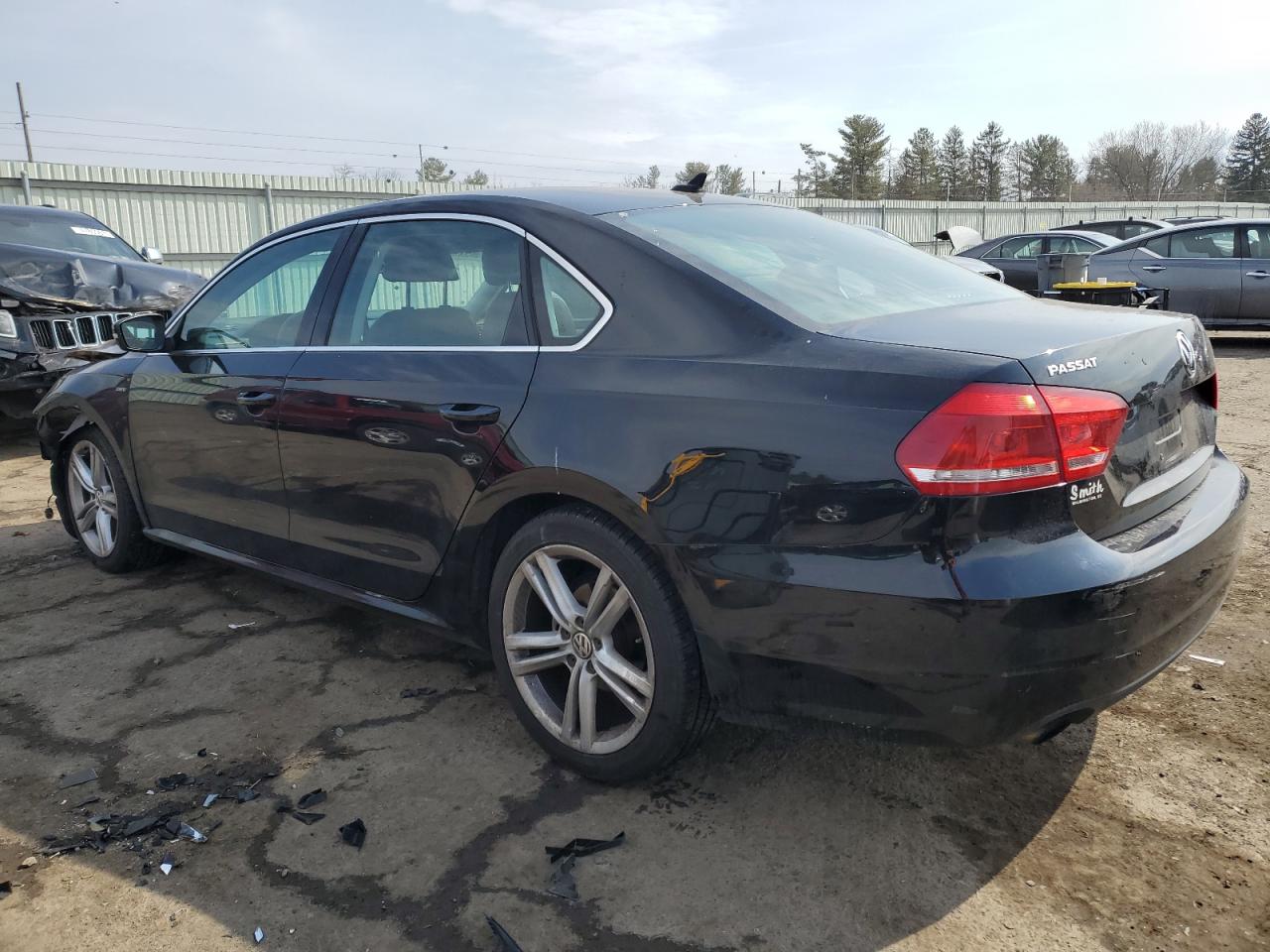 2015 Volkswagen Passat - Image 2