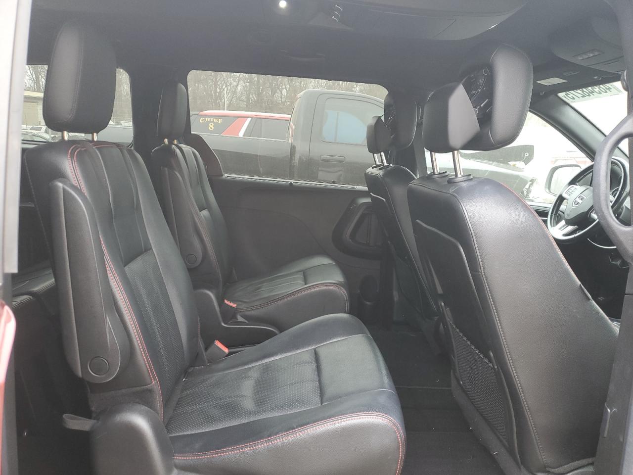 2019 Dodge Caravan - Image 11