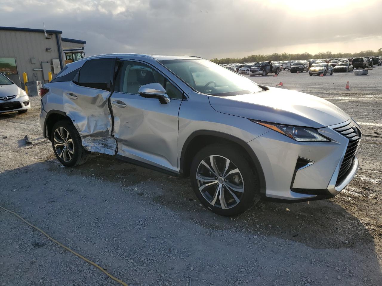 2017 Lexus RX - Image 4