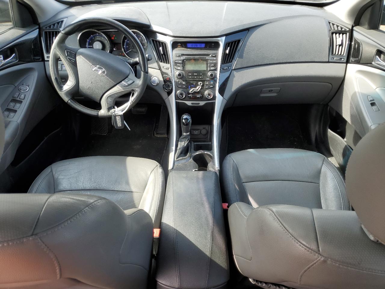 2012 Hyundai Sonata - Image 8