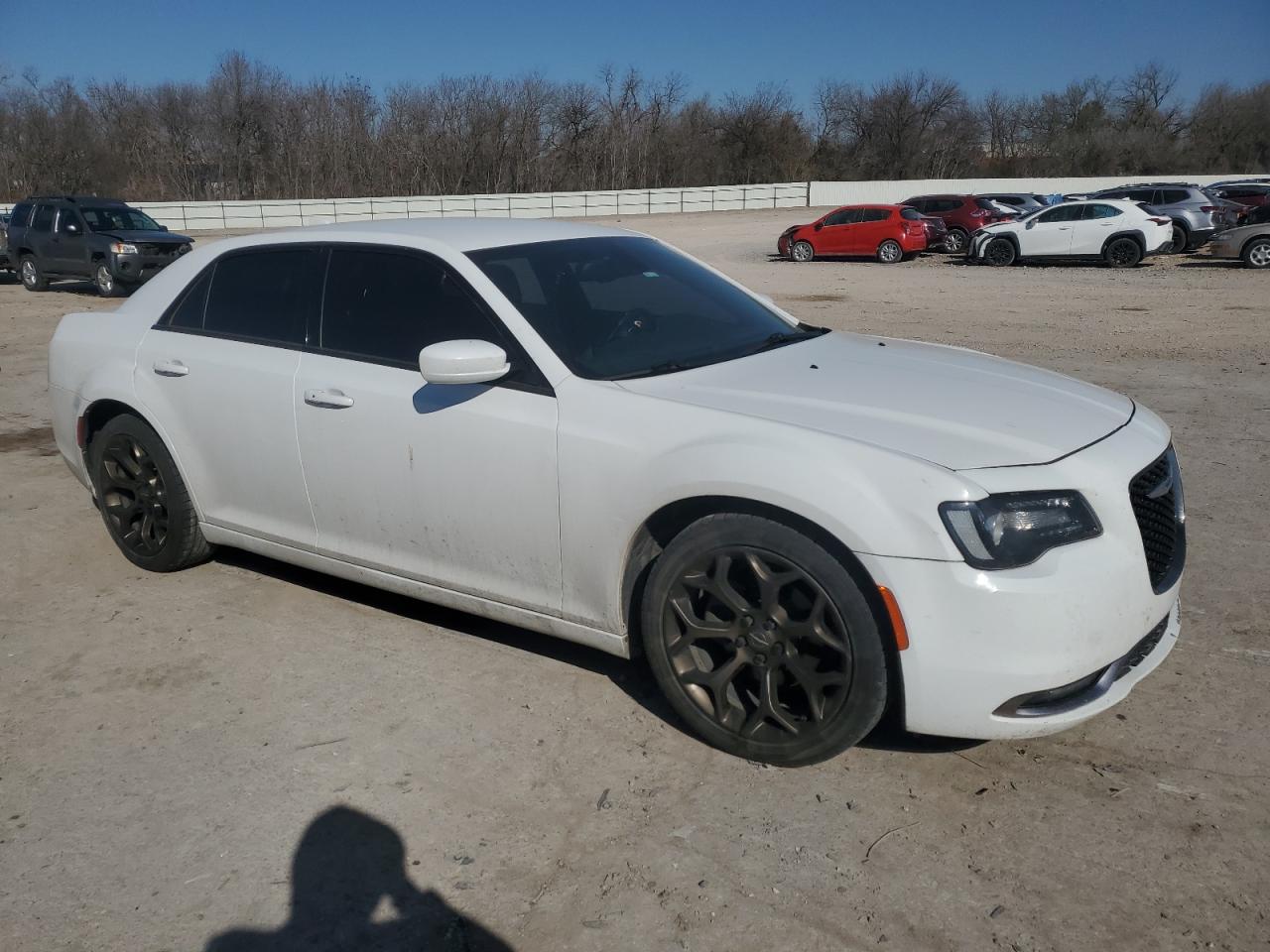 2016 Chrysler 300 - Image 4