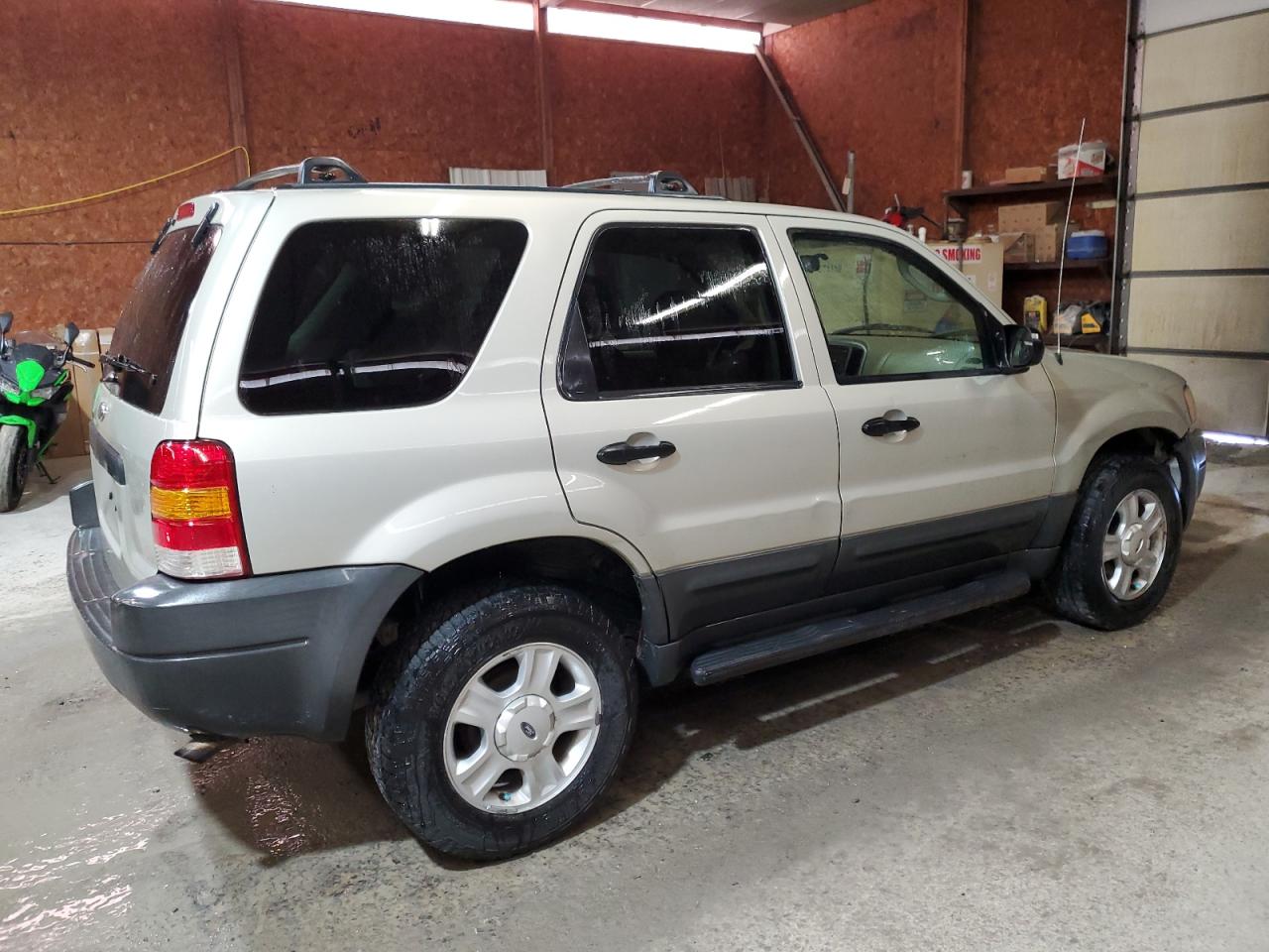 2004 Ford Escape - Image 3