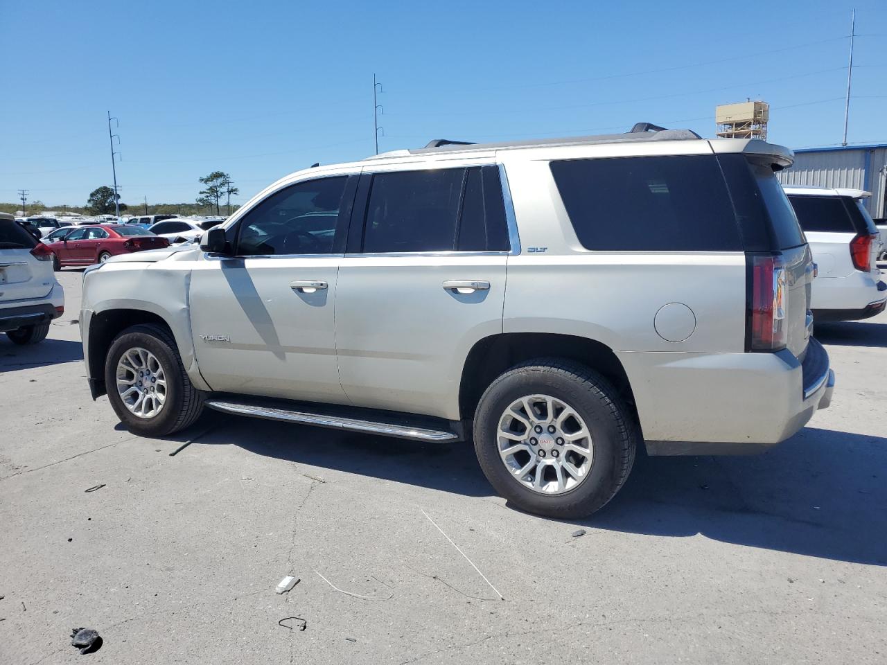 2015 GMC Yukon - Image 2