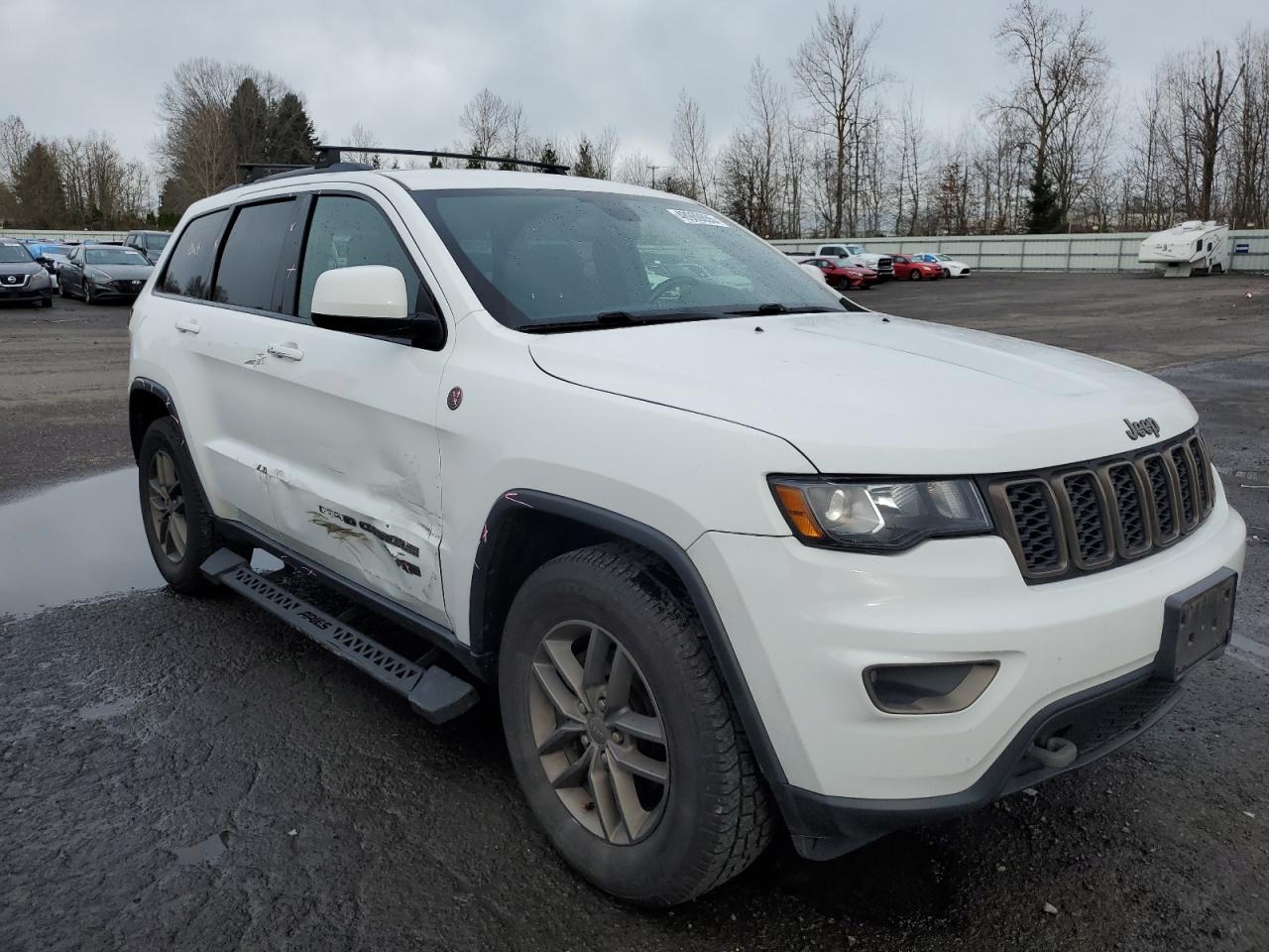 2016 Jeep Grand Cherokee - Image 4