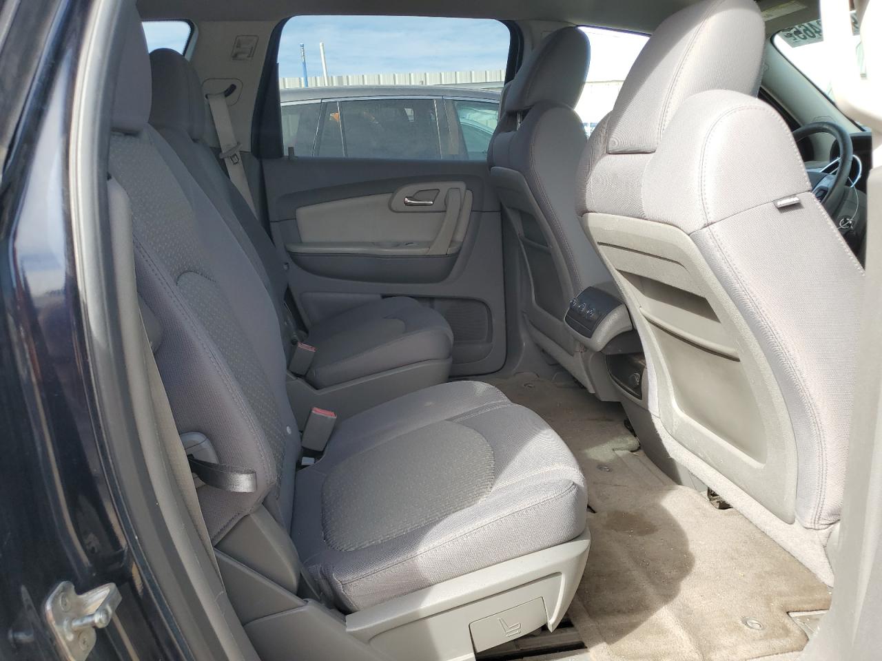 2011 Chevrolet Traverse - Image 12